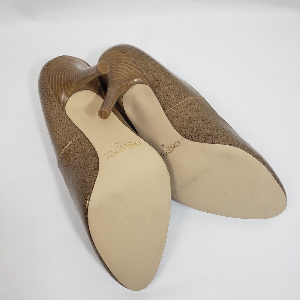 NEW Exchange by Charles David Embossed Tan Pumps - Picture 11 of 14